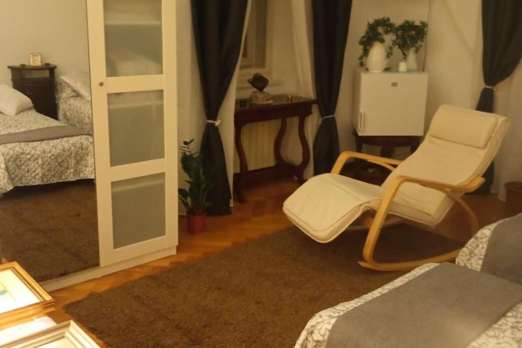 Apartamento La Casa Di Lu Trieste Exterior foto