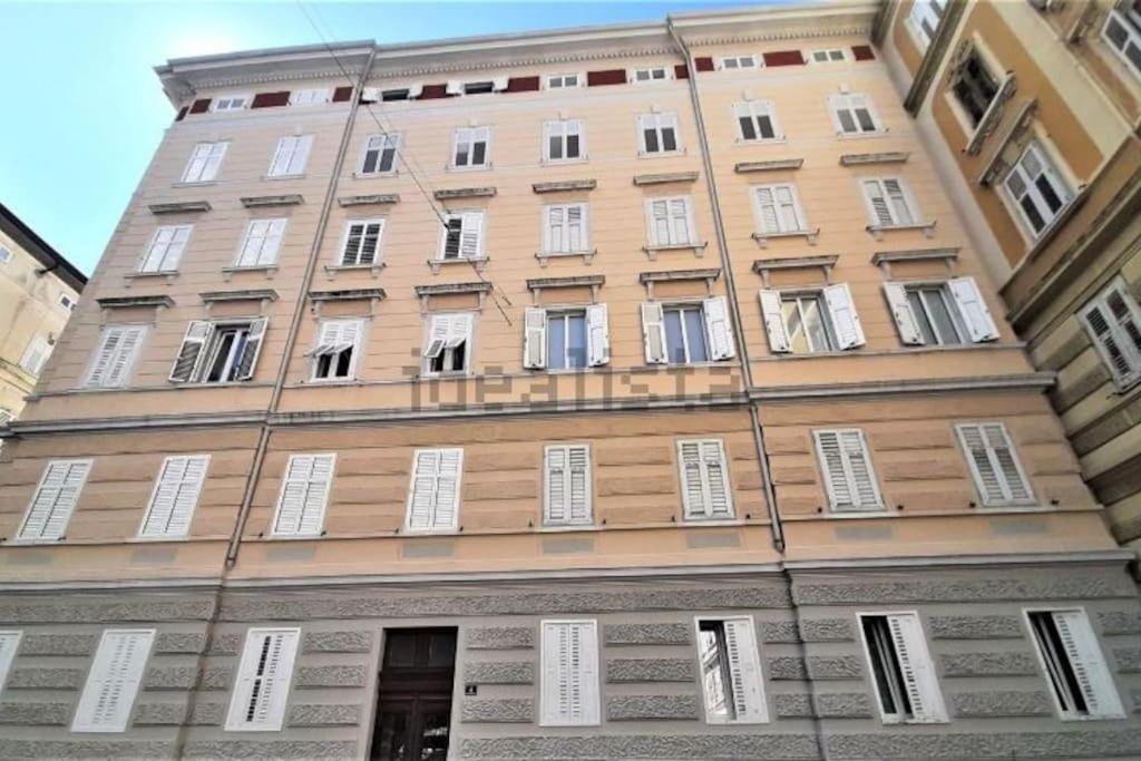 Apartamento La Casa Di Lu Trieste Exterior foto